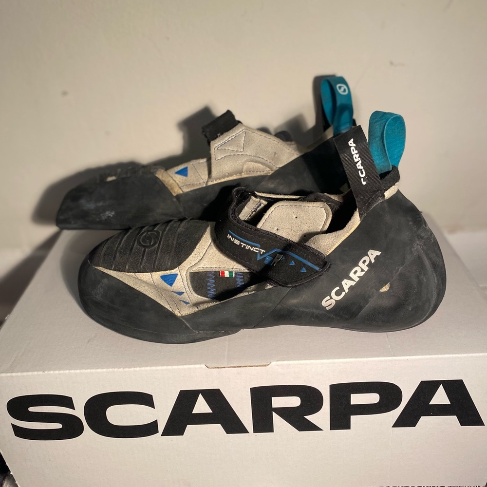 Scarpa Men's Black and Beige Climbing Shoes